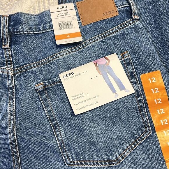 AERO - High Rise Baggy 90’s Jean - Picture 3 of 6